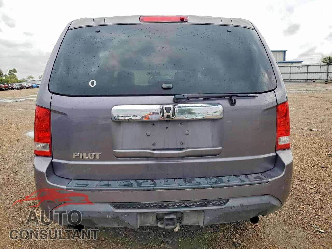 HONDA PILOT 2015 - 5FNYF3H20FB025547