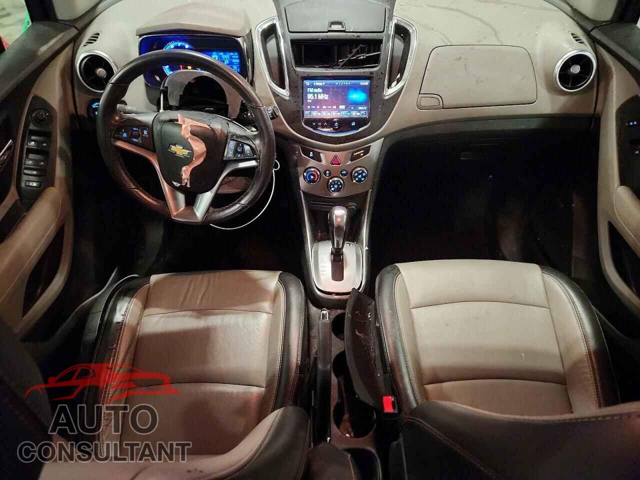 CHEVROLET TRAX 2015 - 3GNCJNSB9FL192558