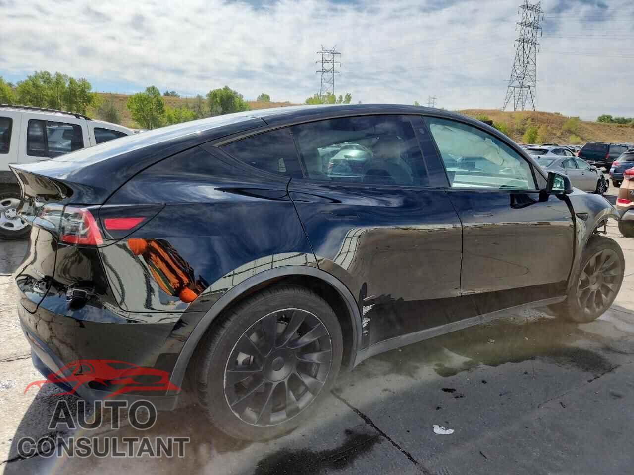 TESLA MODEL Y 2021 - 5YJYGDEE4MF130140