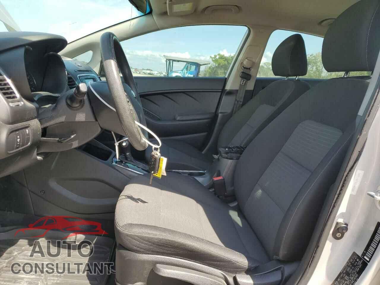 KIA FORTE 2017 - 3KPFL4A74HE140365