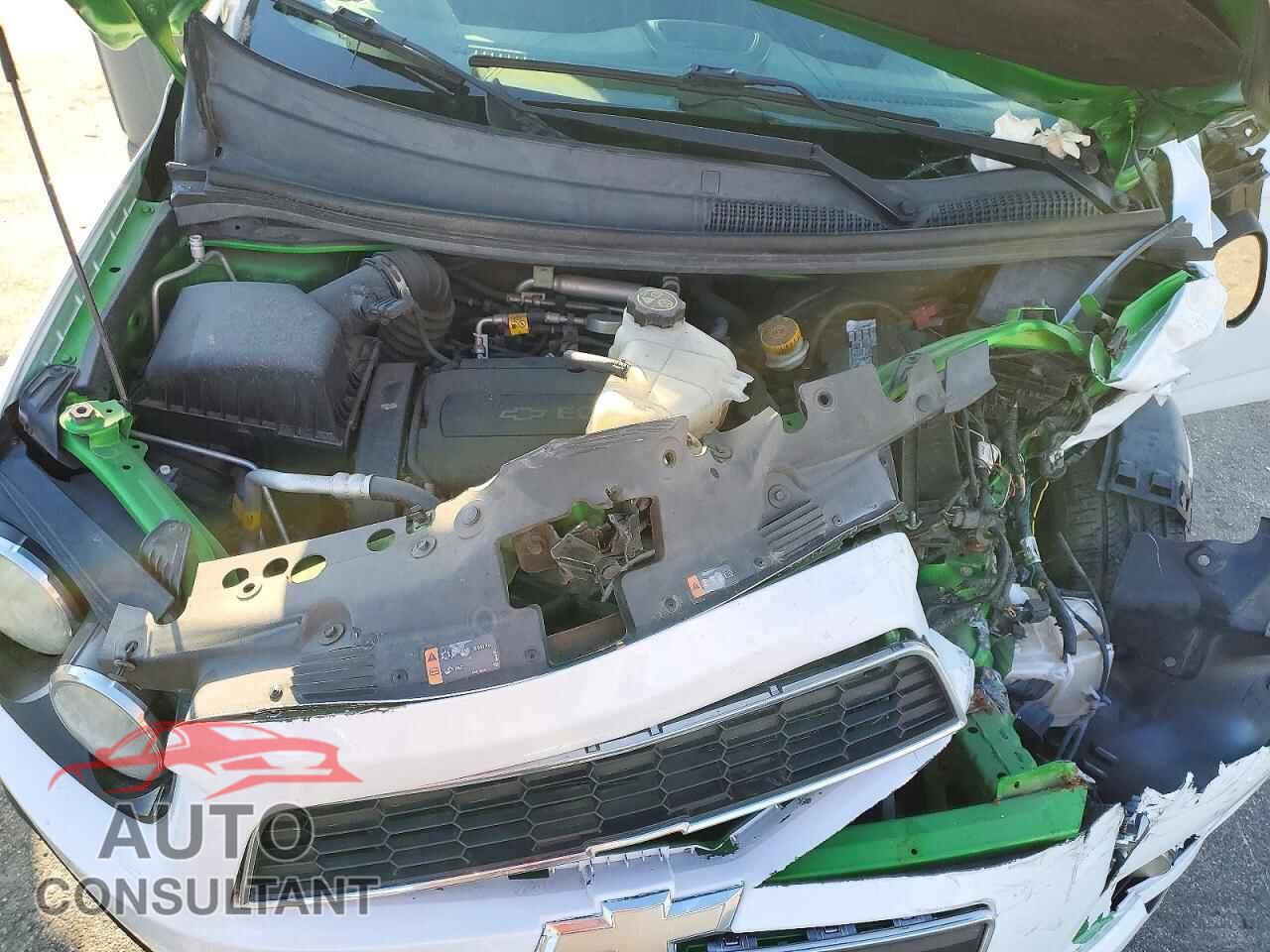 CHEVROLET SONIC 2015 - 1G1JD5SH7F4158564