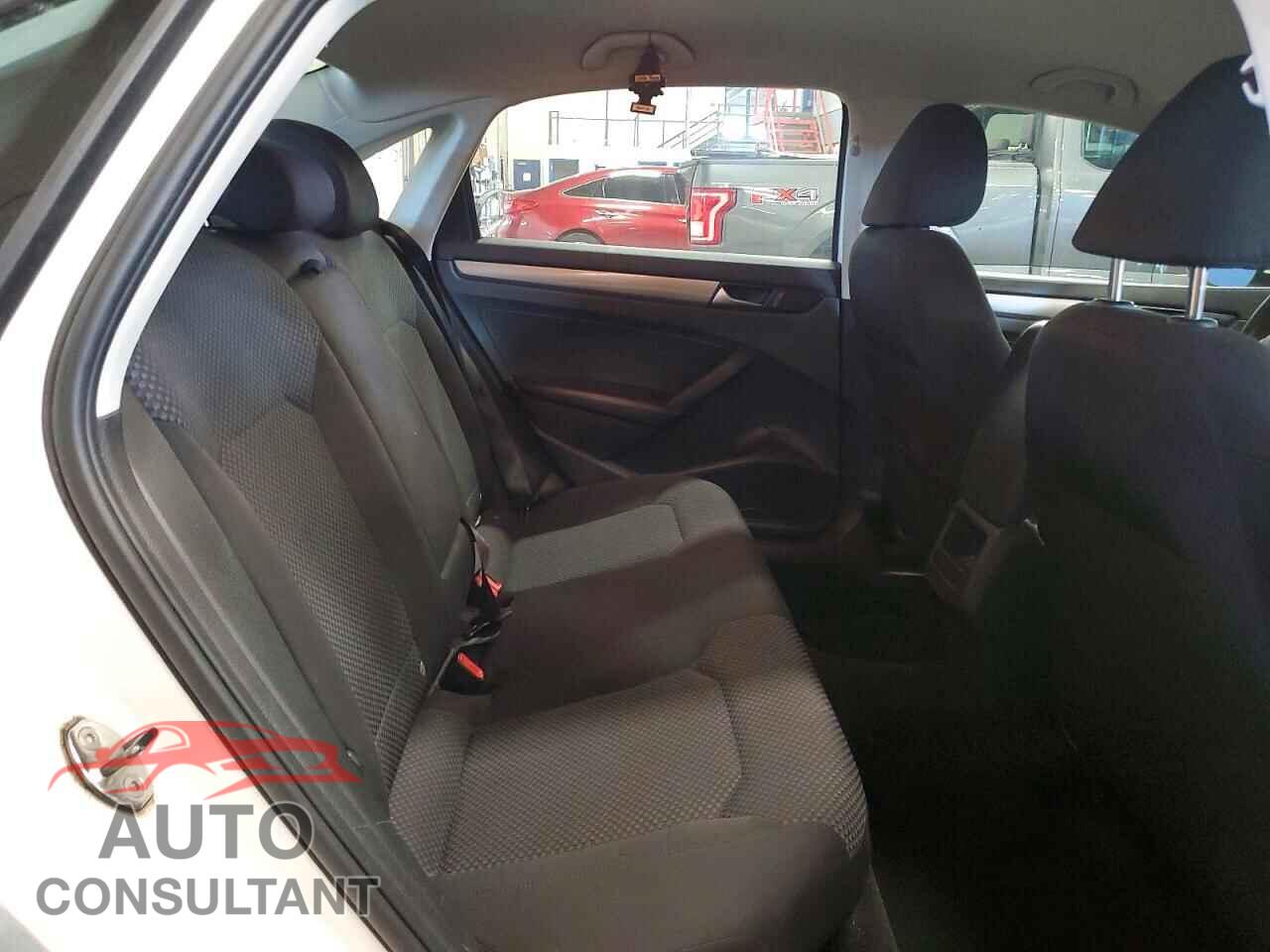 VOLKSWAGEN PASSAT 2012 - 1VWAP7A34CC073664