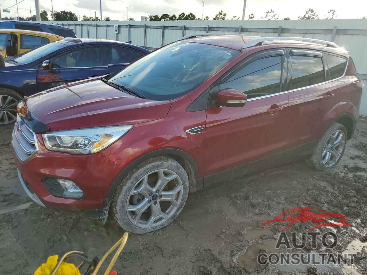 FORD ESCAPE 2017 - 1FMCU0J90HUB49507