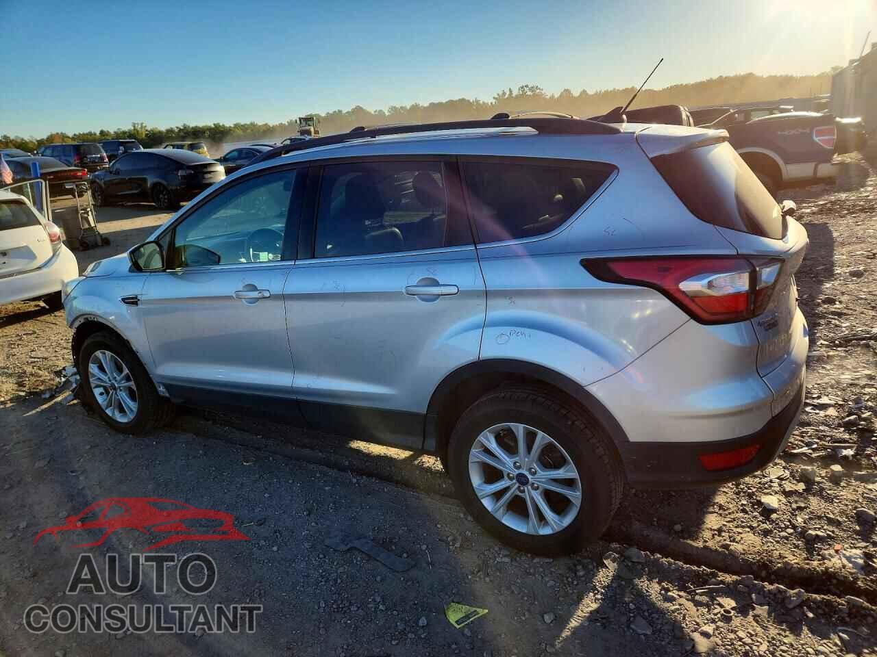 FORD ESCAPE 2018 - 1FMCU9HD4JUC04979
