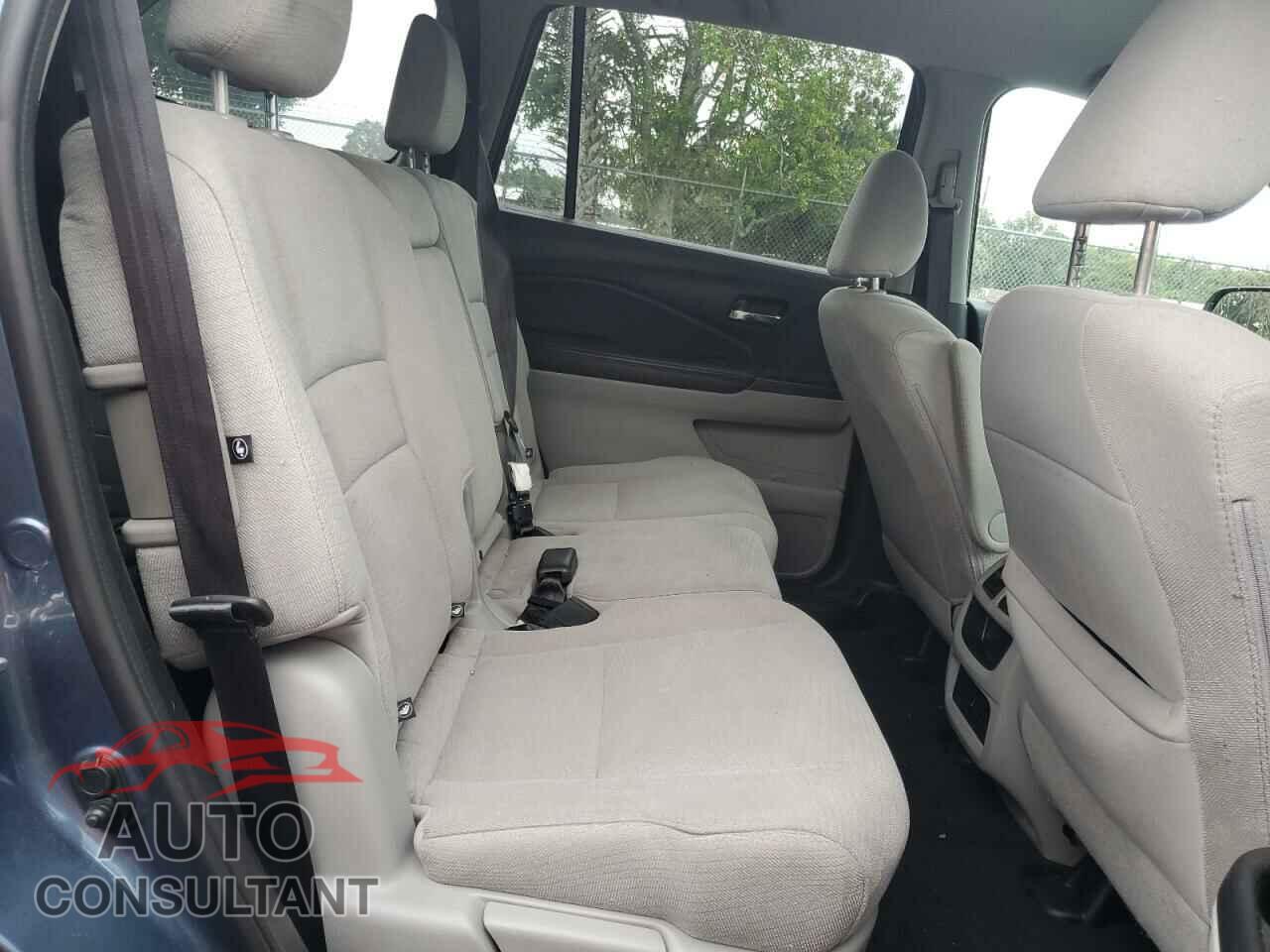 HONDA PILOT 2017 - 5FNYF5H17HB044005