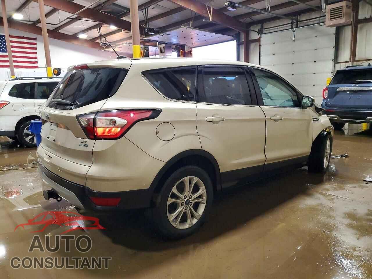 FORD ESCAPE 2017 - 1FMCU9GD2HUC71463