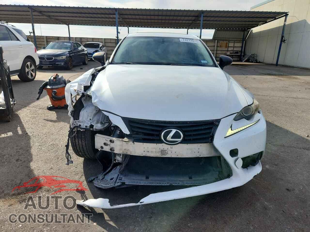 LEXUS IS 2014 - JTHBF1D2XE5028650