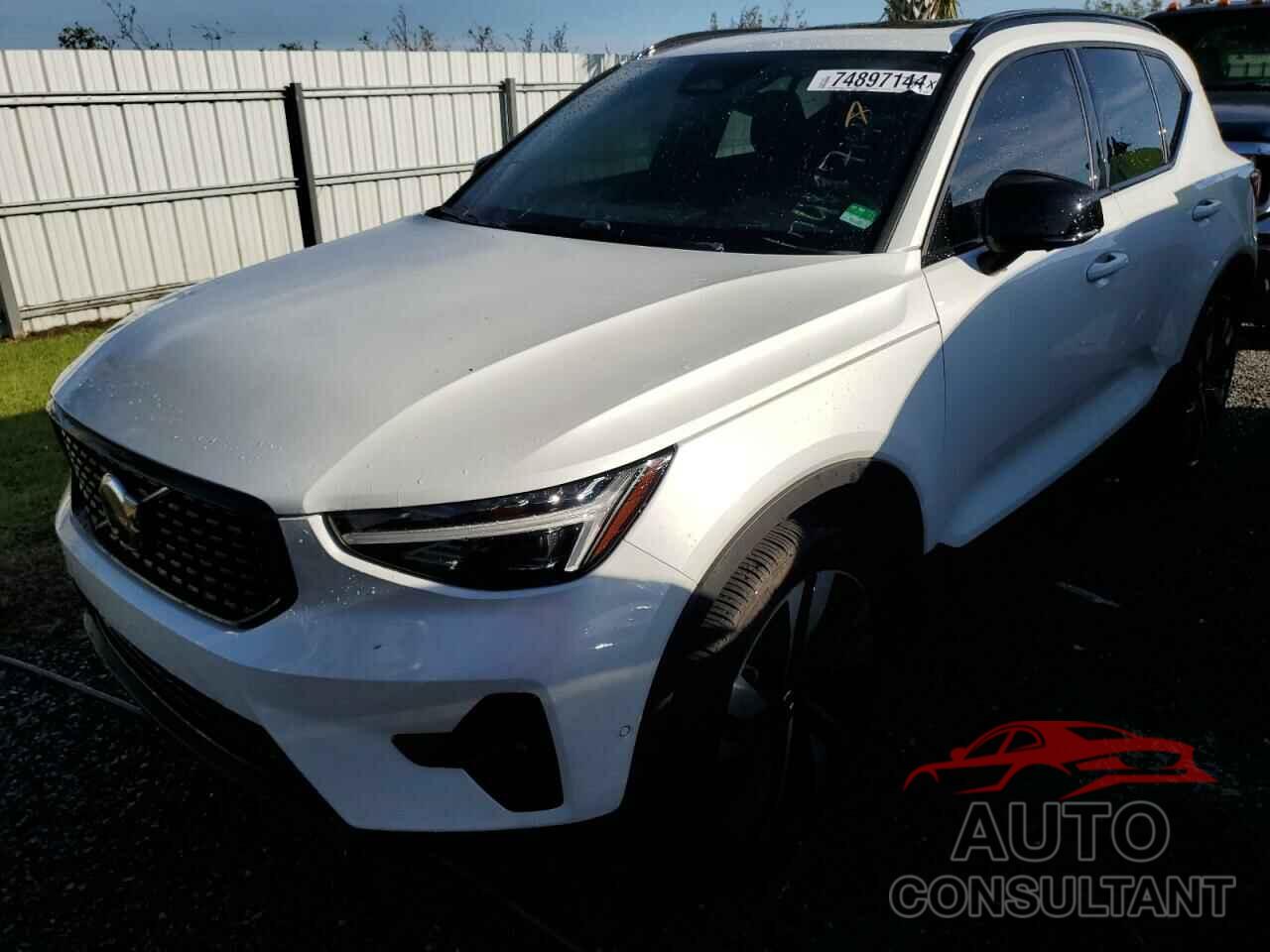 VOLVO XC40 PLUS 2024 - YV4L12UL5R2202695