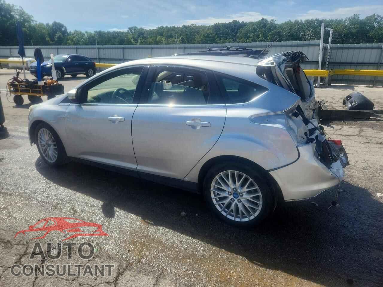 FORD FOCUS 2012 - 1FAHP3M23CL243709