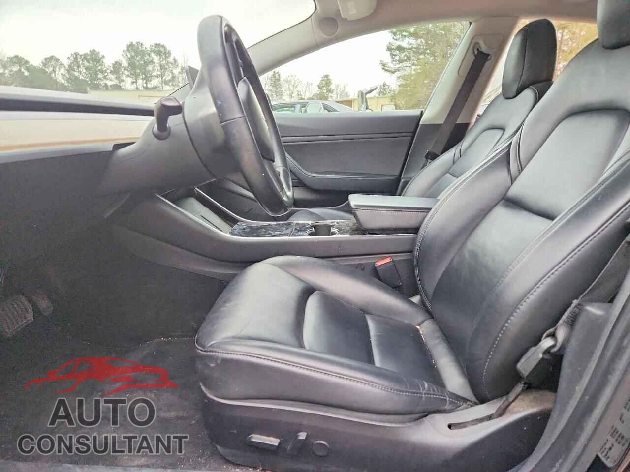 TESLA MODEL 3 2018 - 5YJ3E1EA5JF123303