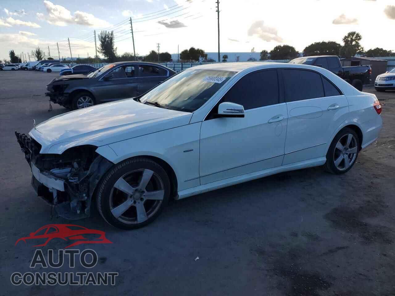 MERCEDES-BENZ E-CLASS 2012 - WDDHF5KB1CA585740