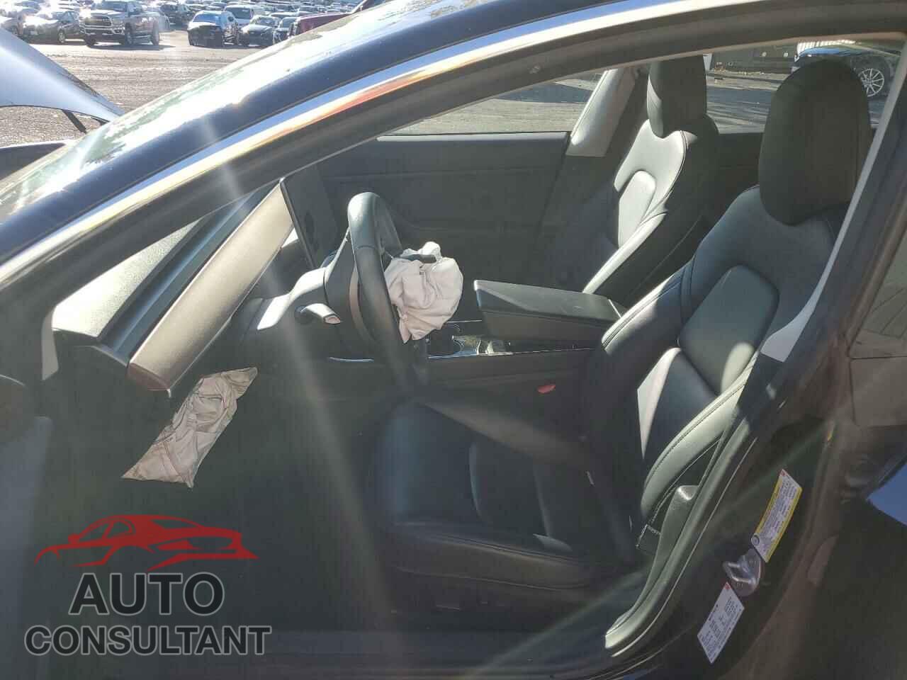 TESLA MODEL 3 2018 - 5YJ3E1EAXJF157155