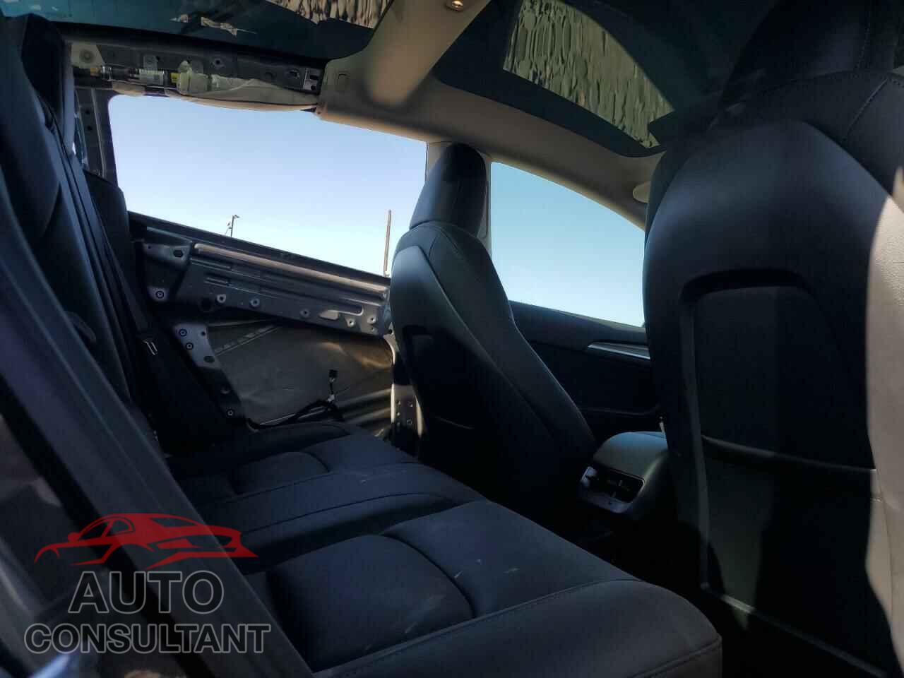 TESLA MODEL 3 2023 - 5YJ3E1EA3PF667744