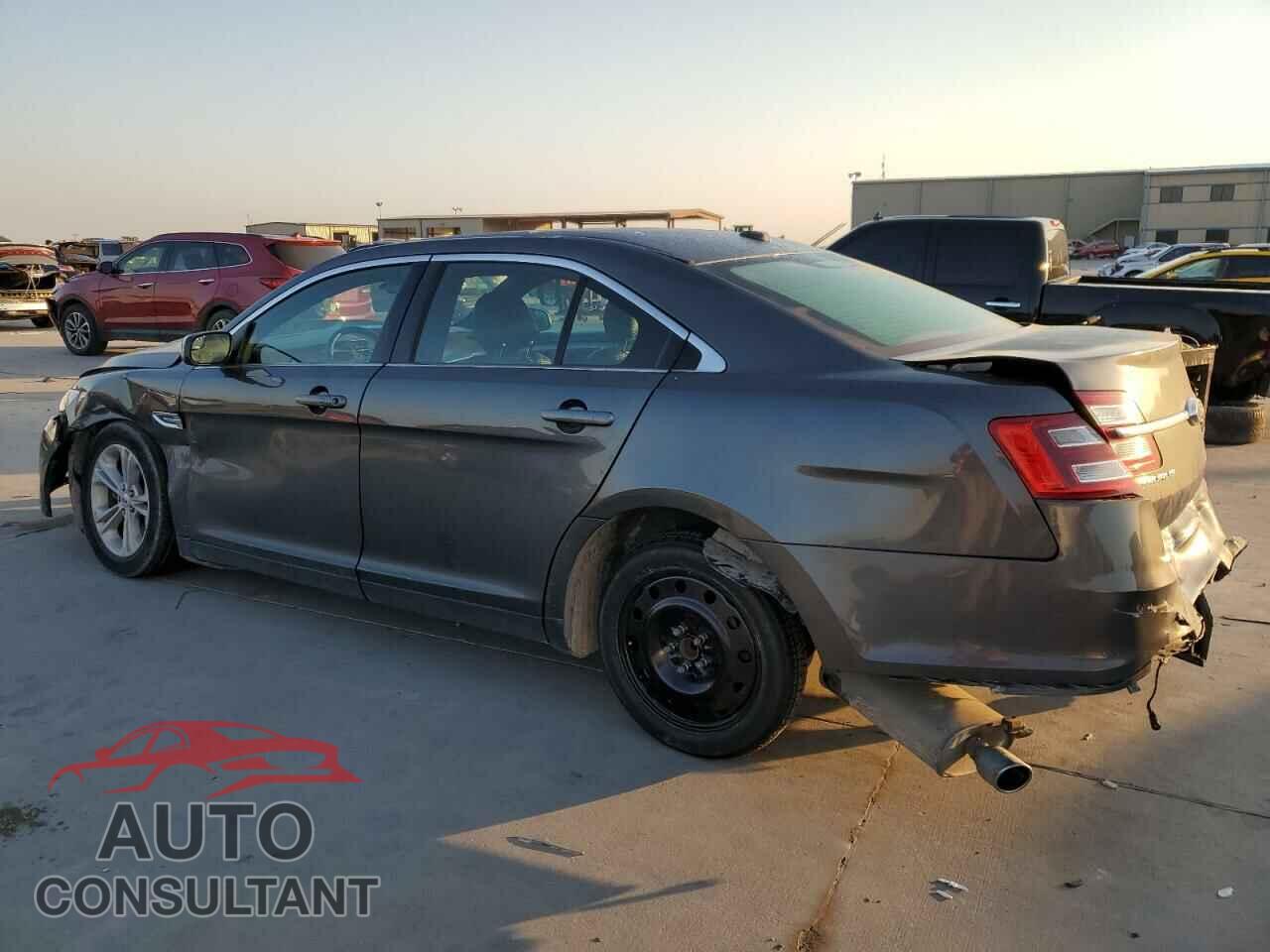 FORD TAURUS 2019 - 1FAHP2E84KG100630