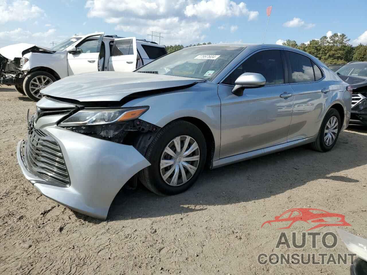 TOYOTA CAMRY 2018 - 4T1B11HK7JU562596