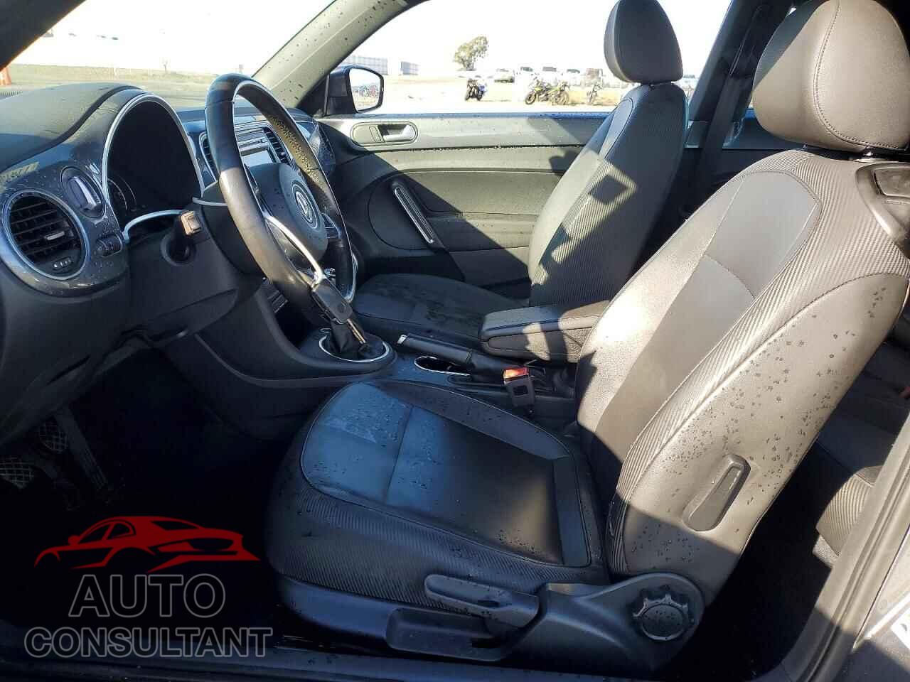 VOLKSWAGEN BEETLE 2014 - 3VWH17AT7EM659941