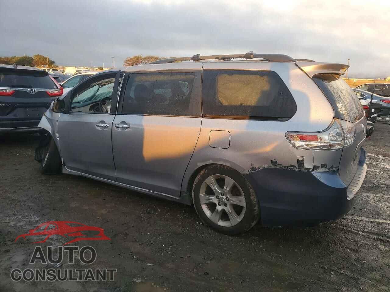 TOYOTA SIENNA 2013 - 5TDXK3DC8DS314304