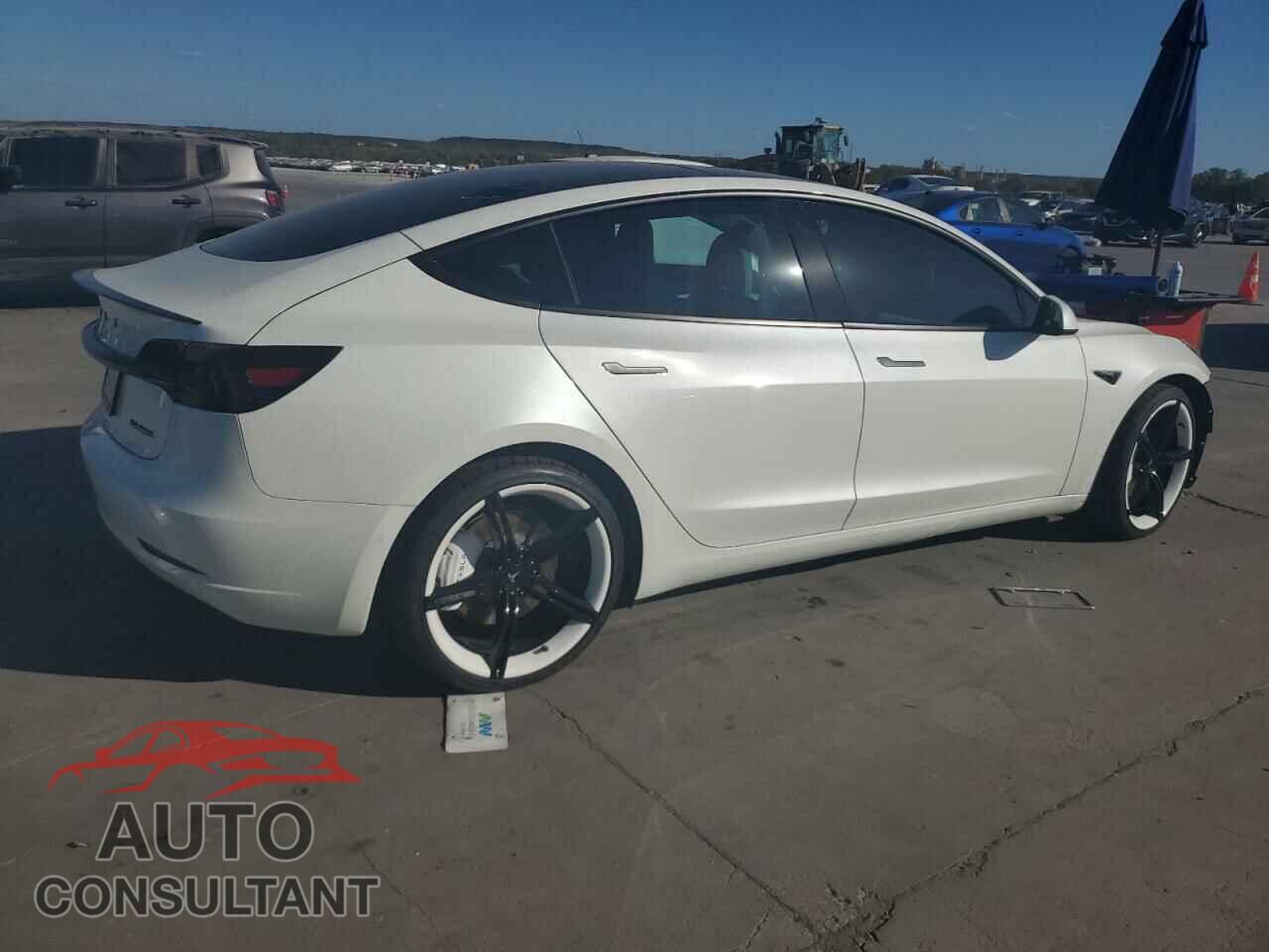 TESLA MODEL 3 2021 - 5YJ3E1EC9MF995666