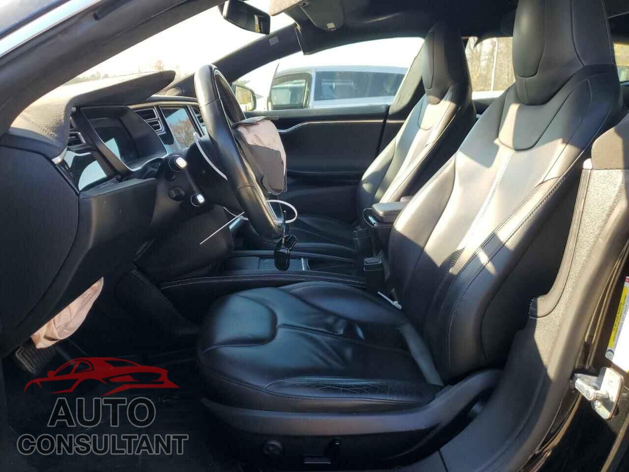 TESLA MODEL S 2015 - 5YJSA1E10FF115916
