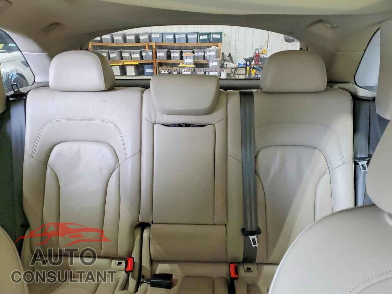AUDI Q5 2011 - WA1CFAFP2BA007979