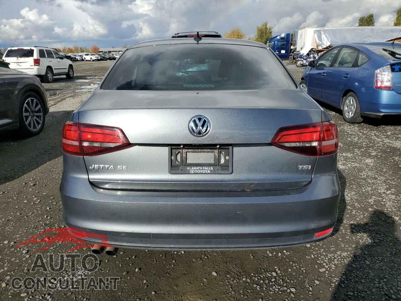 VOLKSWAGEN JETTA 2018 - 3VWDB7AJ4JM240188