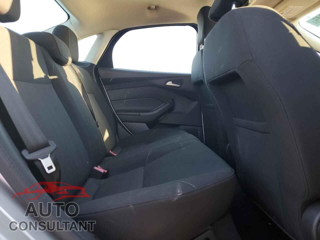 FORD FOCUS 2017 - 1FADP3F20HL291848