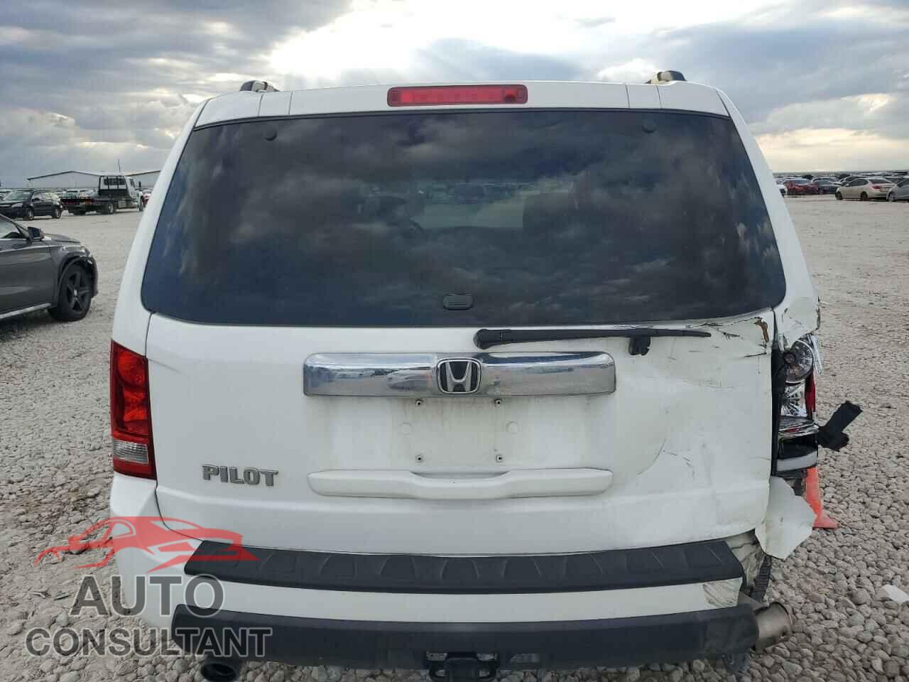 HONDA PILOT 2011 - 5FNYF3H49BB028863