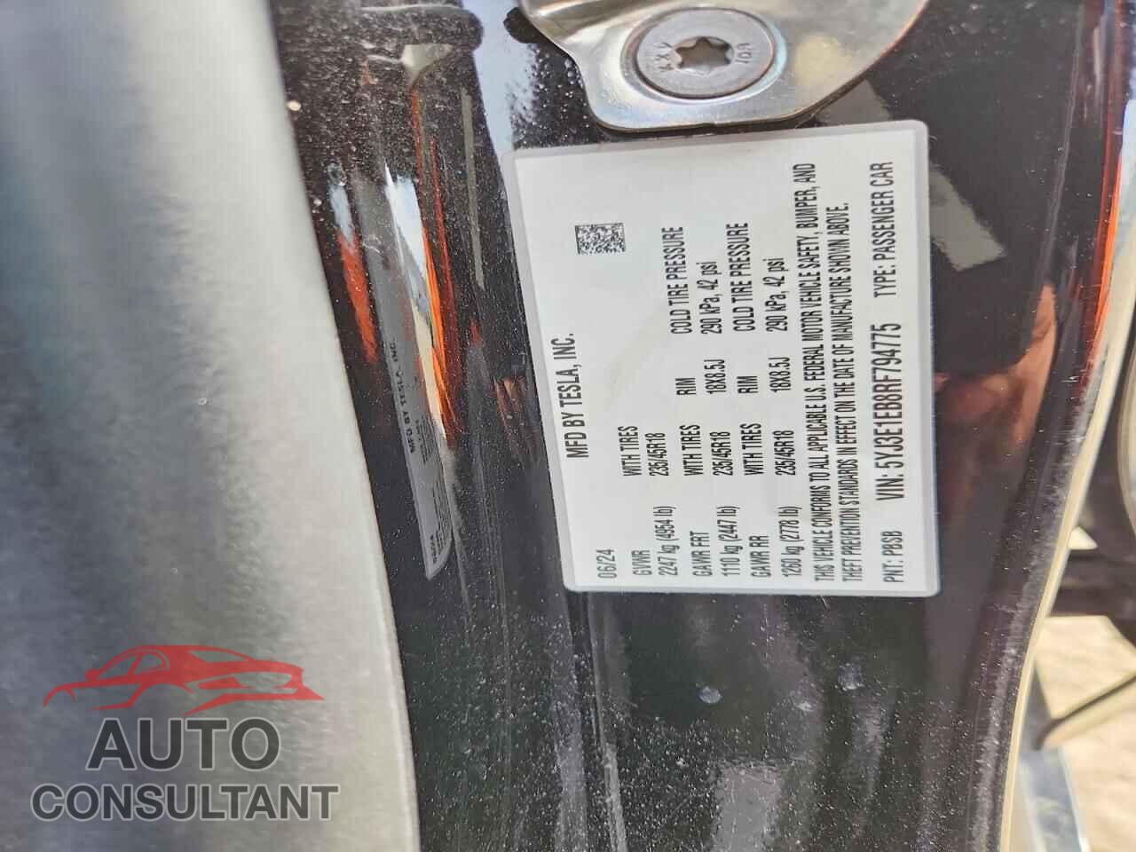 TESLA MODEL 3 2024 - 5YJ3E1EB8RF794775