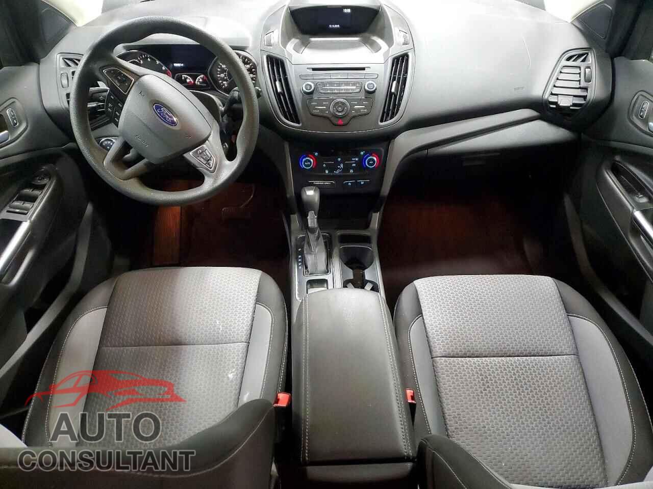 FORD ESCAPE 2017 - 1FMCU0GD3HUB13144