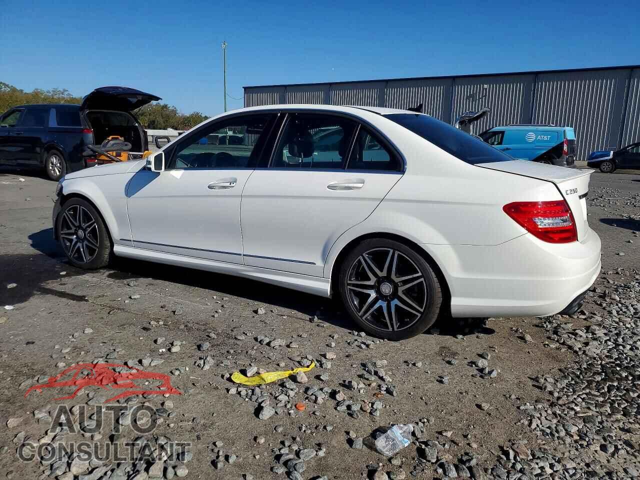 MERCEDES-BENZ C 2013 - WDDGF4HB5DA862906