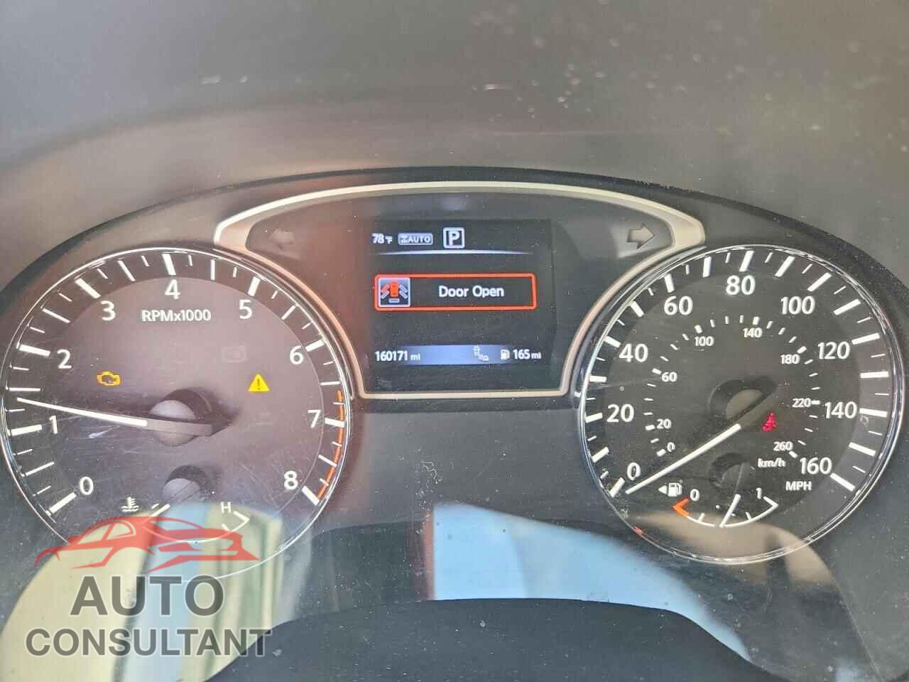 NISSAN PATHFINDER 2017 - 5N1DR2MM8HC617801