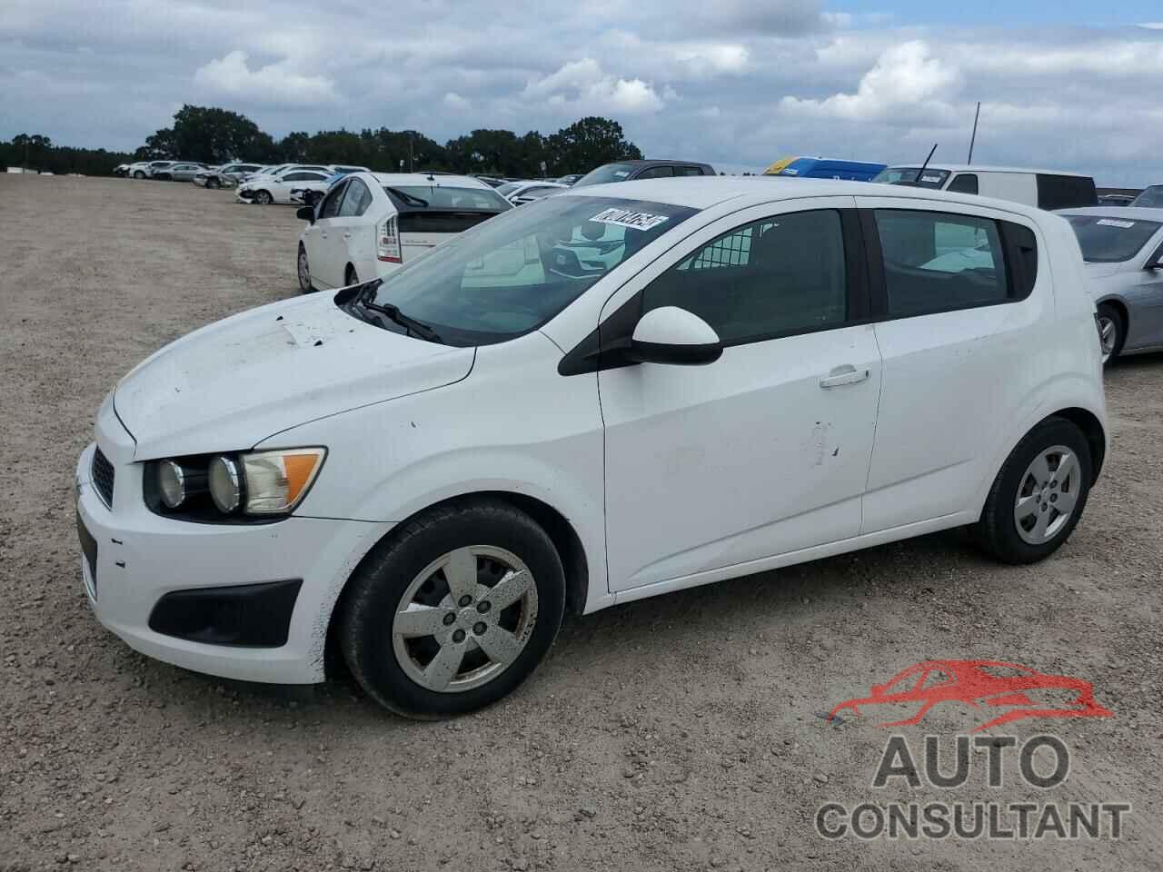 CHEVROLET SONIC 2016 - 1G1JA6SH2G4172971