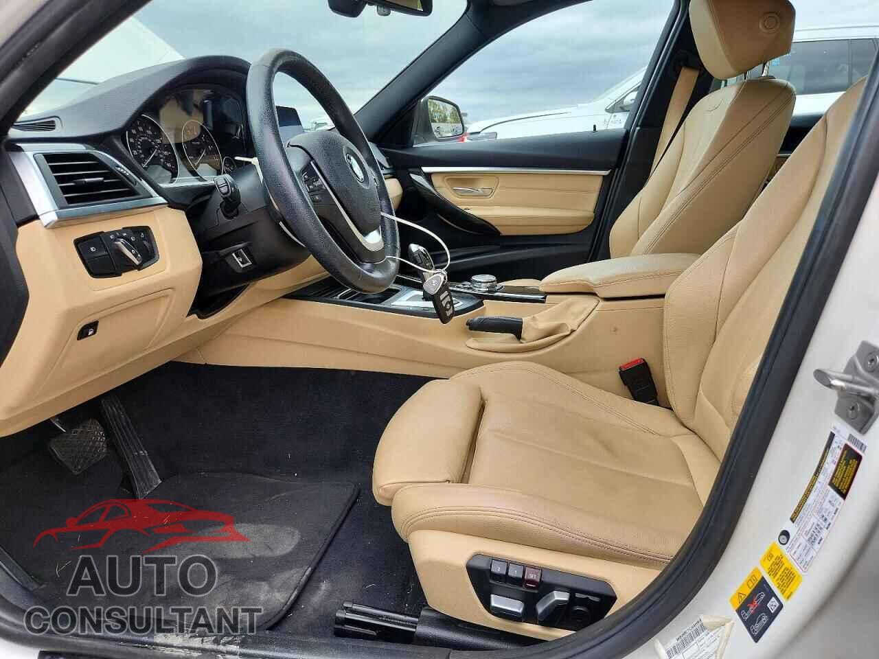 BMW 3 SERIES 2017 - WBA8E1C54HK480302