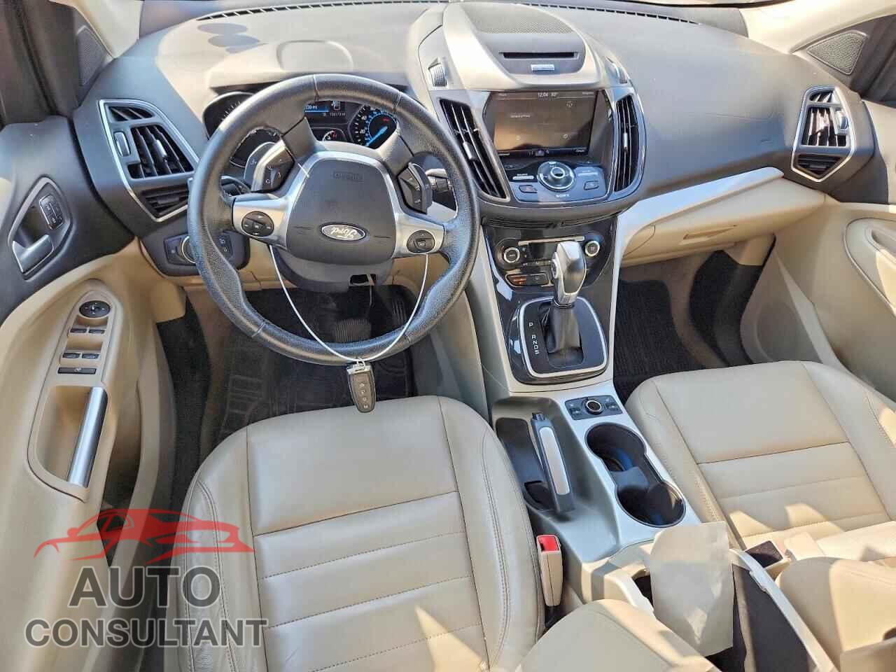 FORD ESCAPE 2018 - 1FMCU9H90DUB59331
