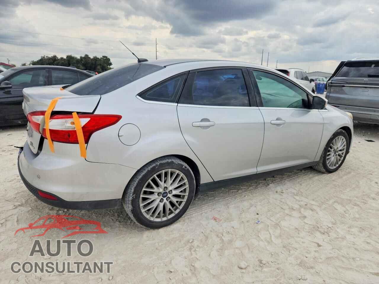 FORD FOCUS 2012 - 1FAHP3H24CL430239