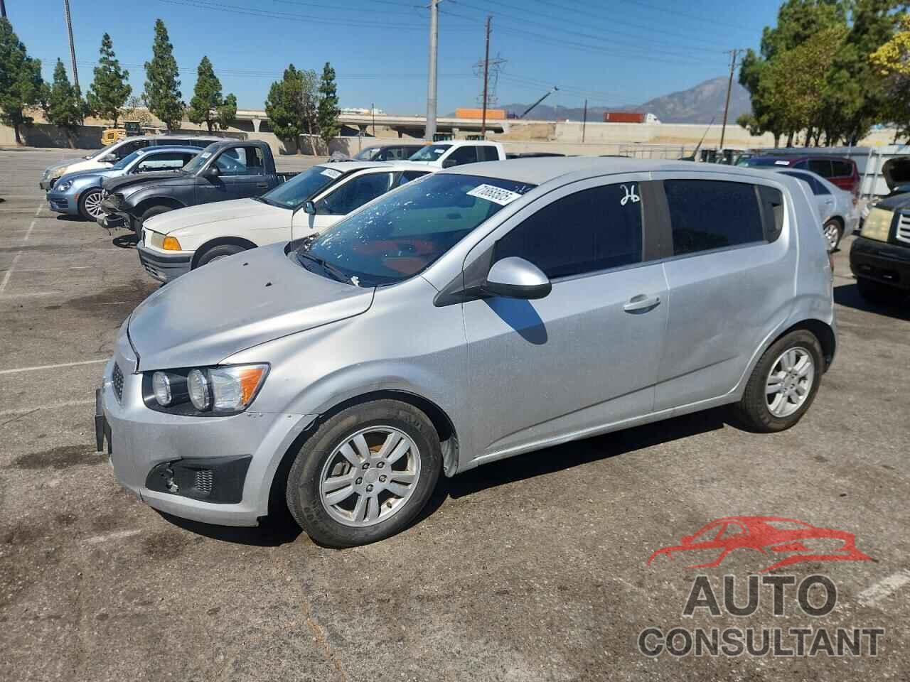 CHEVROLET SONIC 2013 - 1G1JC6SG0D4109722
