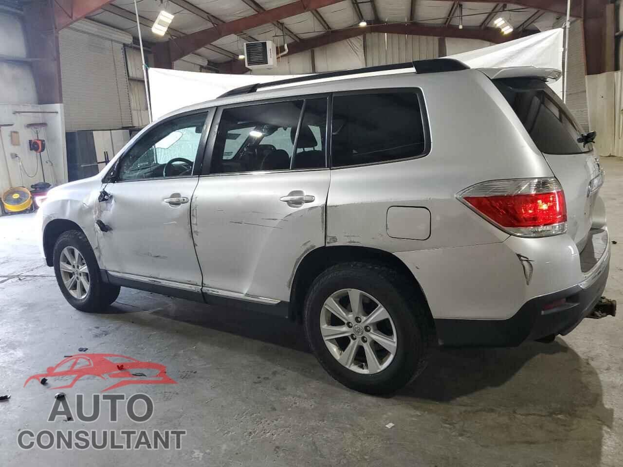 TOYOTA HIGHLANDER 2013 - 5TDBK3EH8DS245599