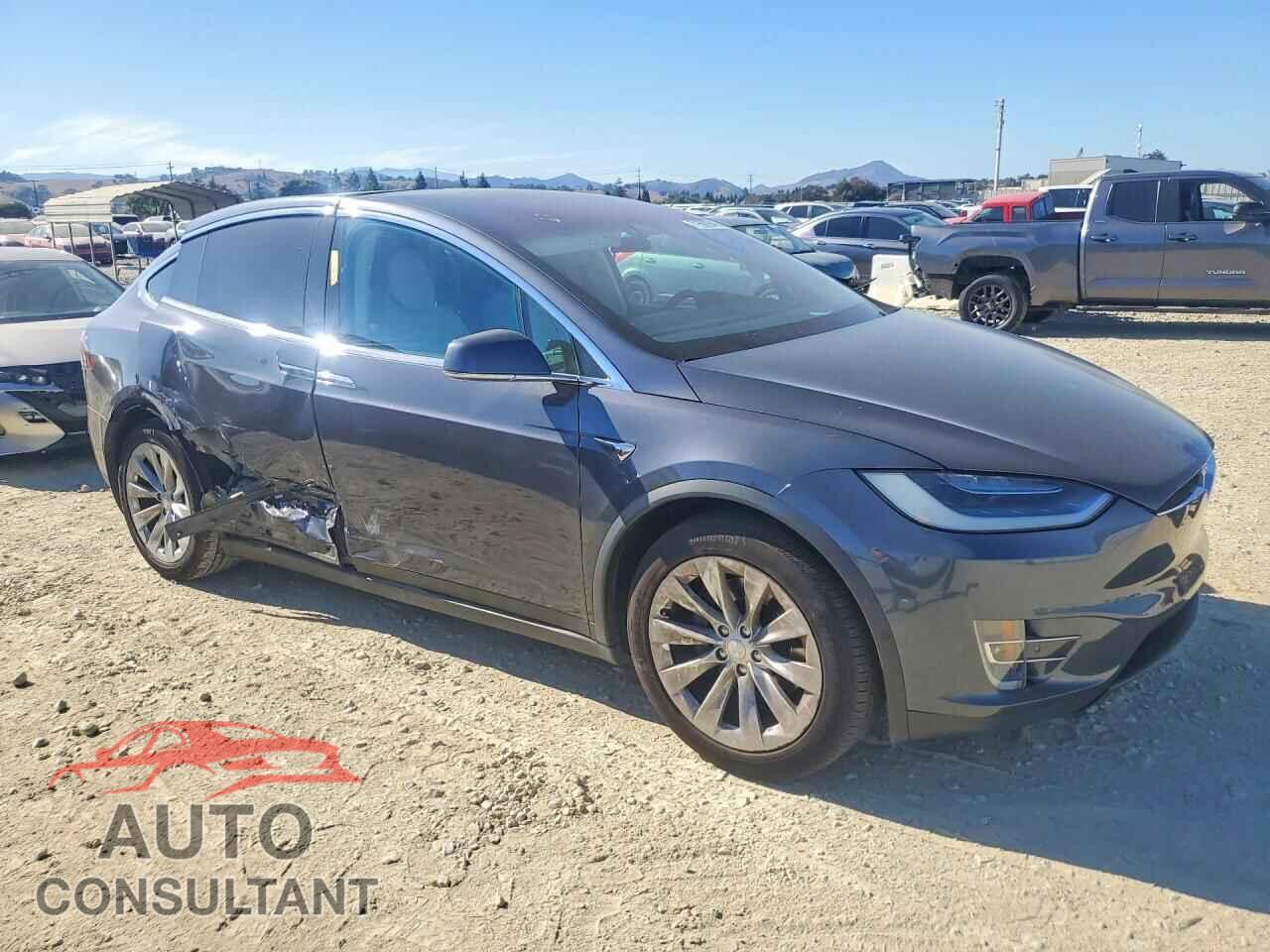 TESLA MODEL X 2018 - 5YJXCAE21JF093846