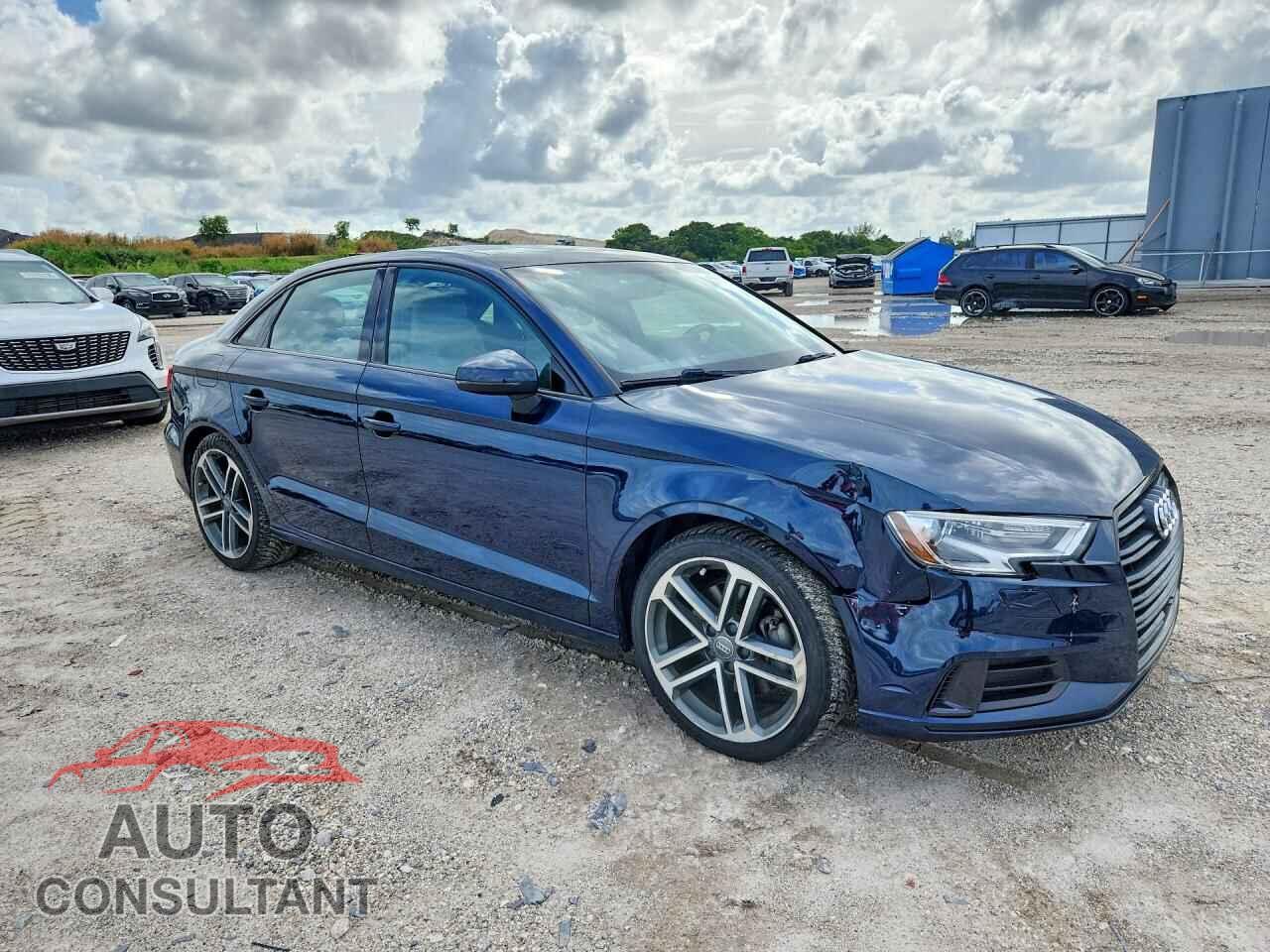 AUDI A3 2019 - WAUAUGFF2KA095569