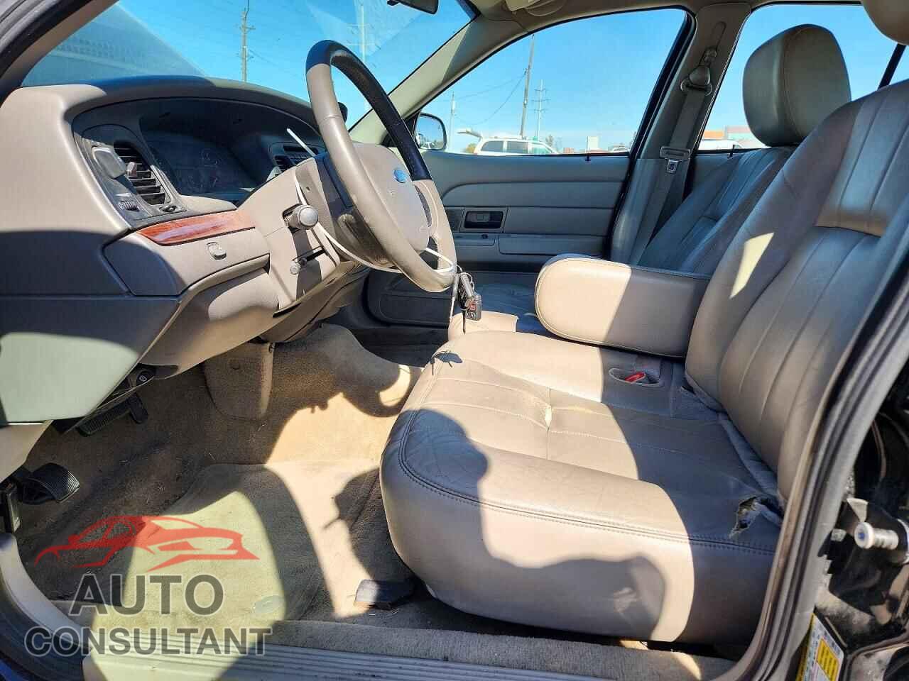 FORD CROWN VIC 2011 - 2FABP7EV3BX154472