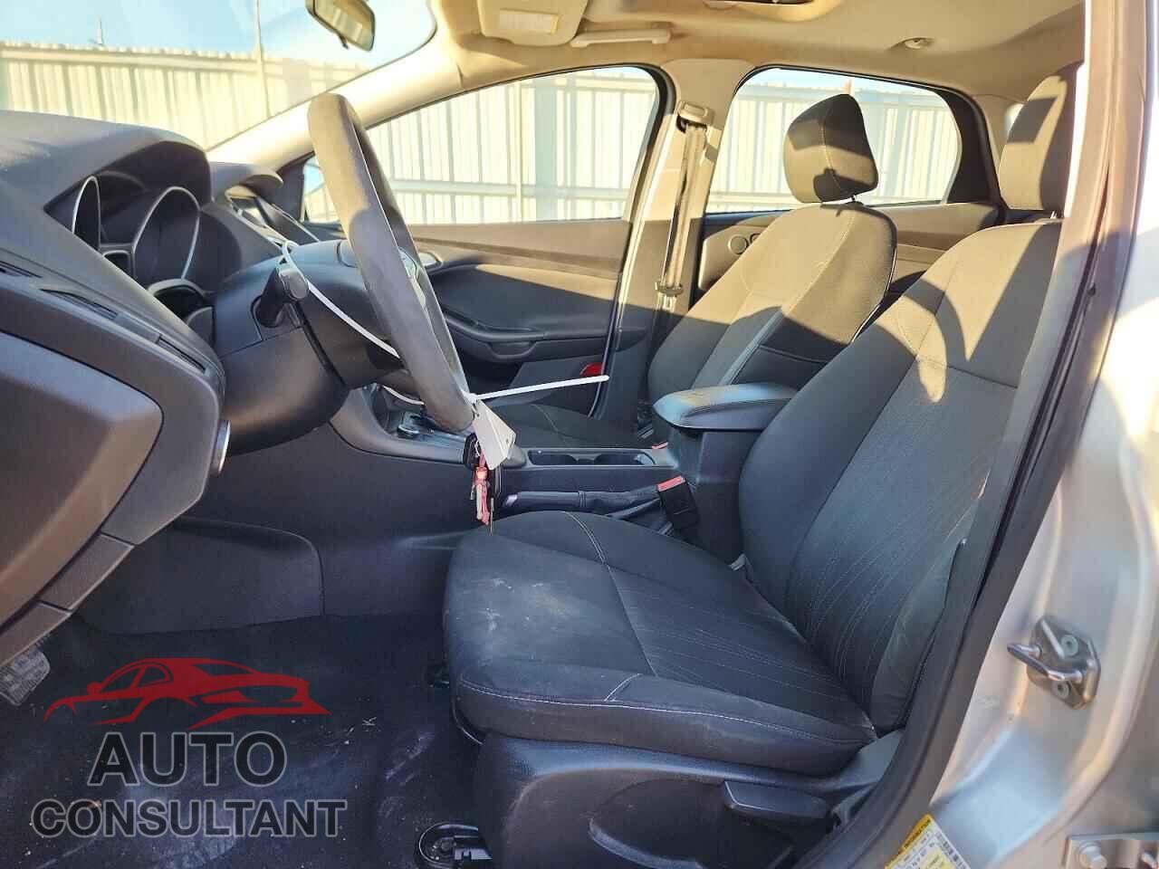 FORD FOCUS 2017 - 1FADP3M27HL276542
