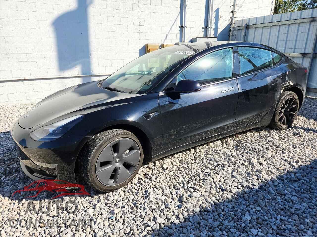 TESLA MODEL 3 2022 - 5YJ3E1EA4NF372360