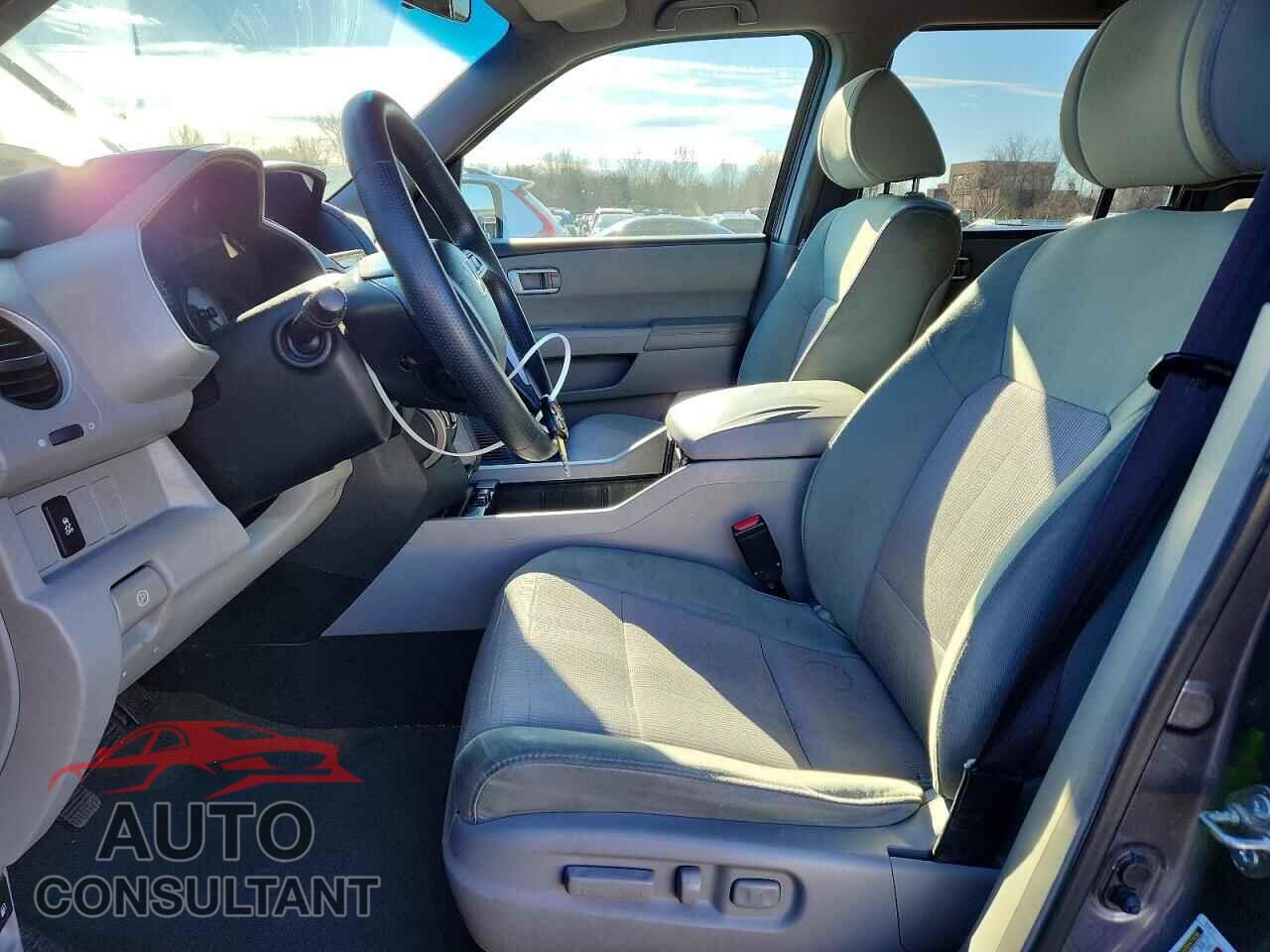 HONDA PILOT 2015 - 5FNYF4H40FB029556