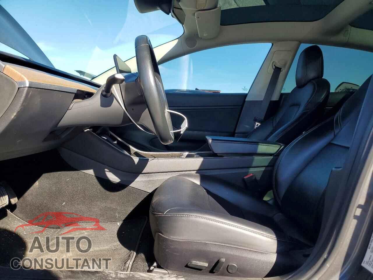 TESLA MODEL 3 2018 - 5YJ3E1EA0JF056738