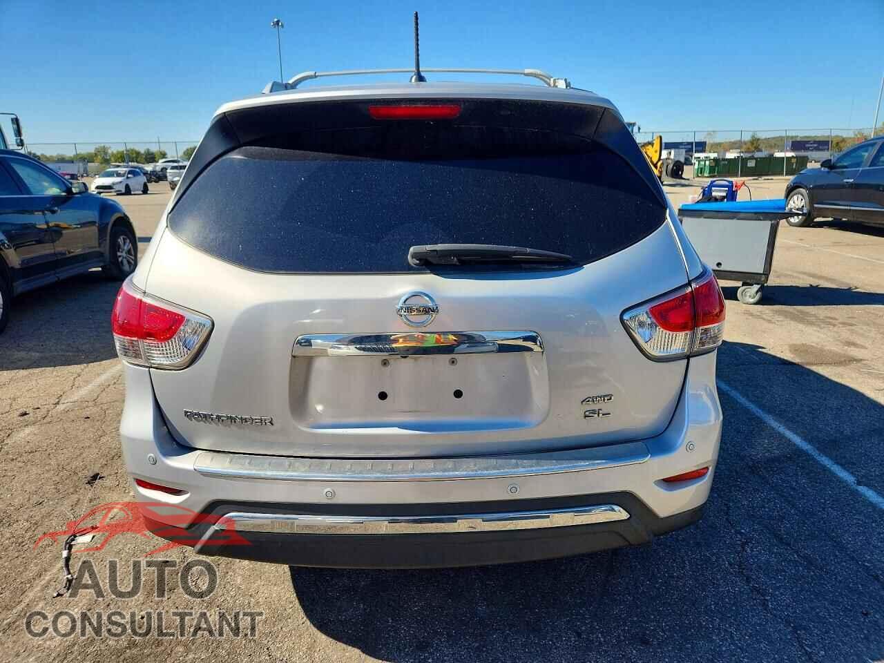 NISSAN PATHFINDER 2015 - 5N1AR2MM2FC623268