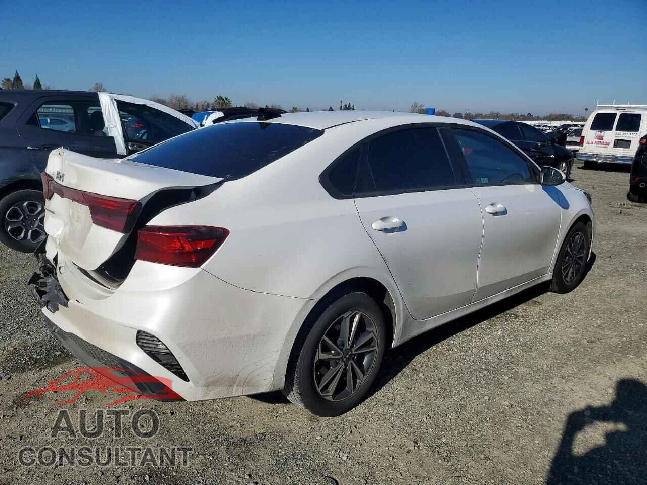 KIA FORTE 2024 - 3KPF24AD2RE819366