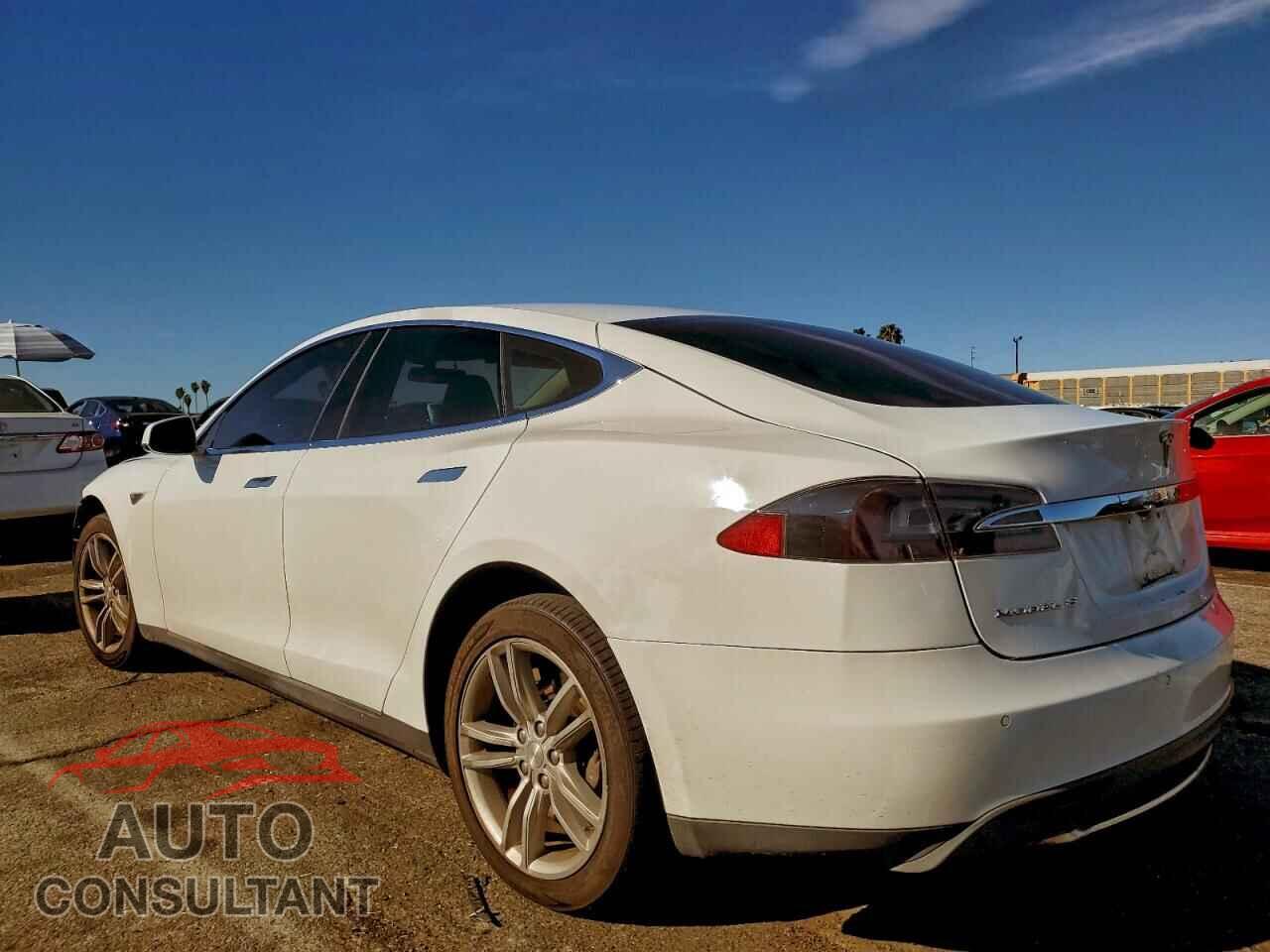TESLA MODEL S 2013 - 5YJSA1CG1DFP03716