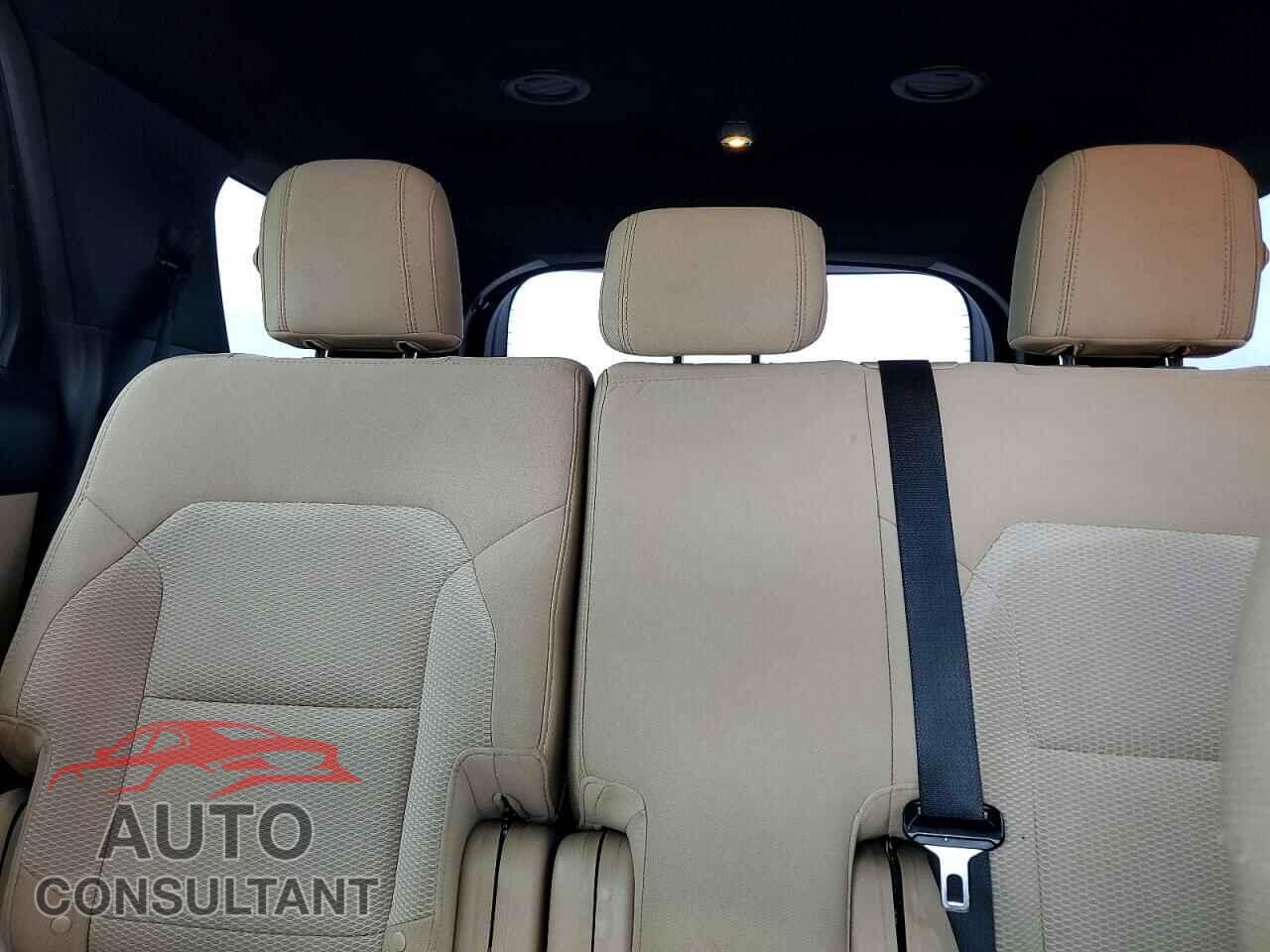 FORD EXPLORER 2017 - 1FM5K7D82HGA67366