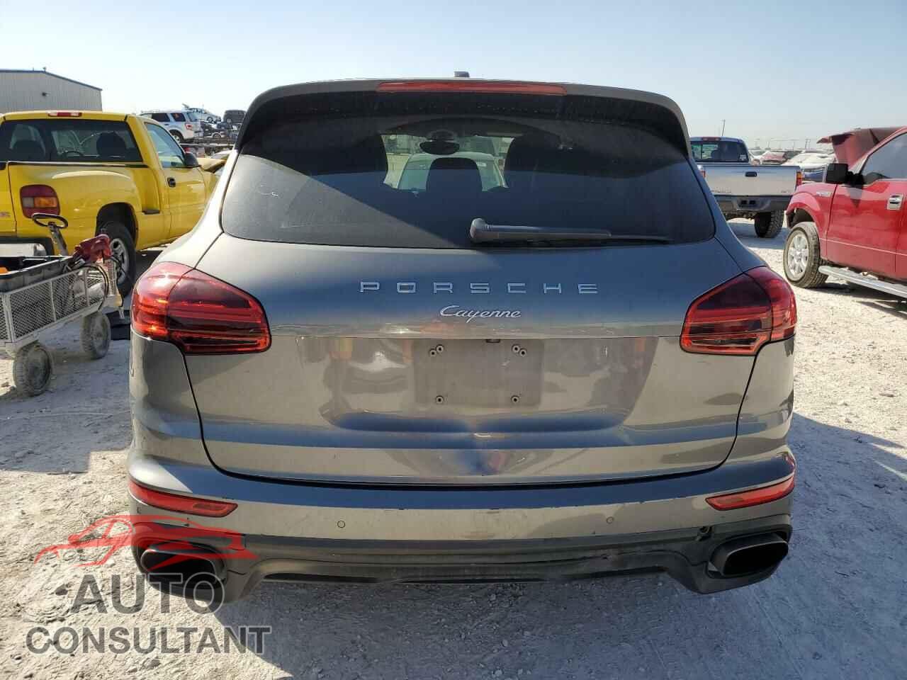 PORSCHE CAYENNE 2016 - WP1AA2A26GKA08694