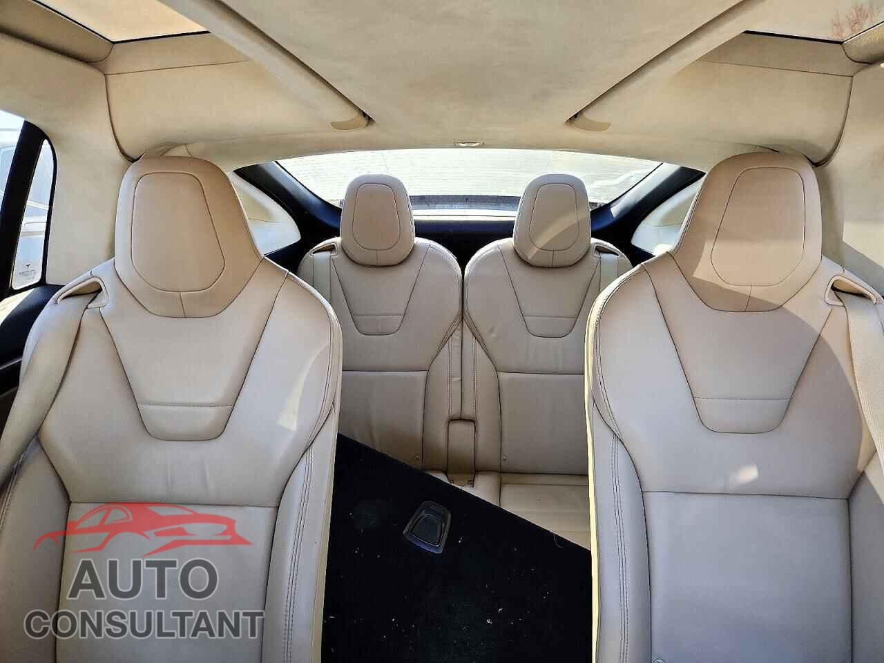 TESLA MODEL X 2017 - 5YJXCBE22HF054019